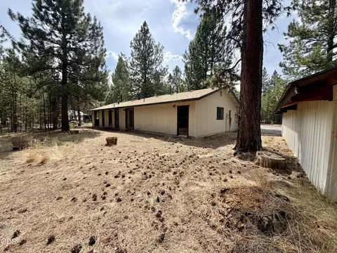 Exterior - 50842 Deer Forest Dr, La Pine, OR 97739 photo 2 of 2