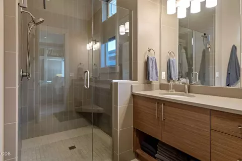 Bath - 1757 NW Fields St, Bend, OR 97703 photo 3 of 6