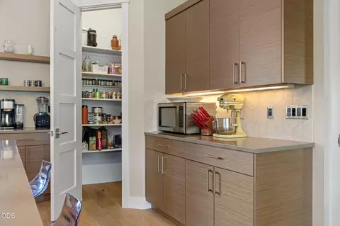 Kitchen - 1757 NW Fields St, Bend, OR 97703 photo 3 of 4