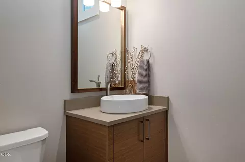 Bath - 1757 NW Fields St, Bend, OR 97703 photo 4 of 6