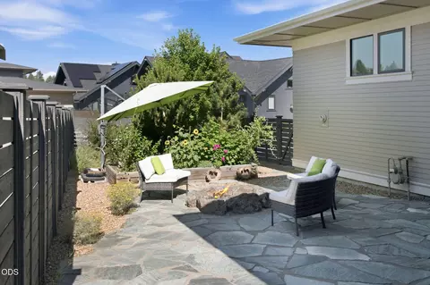 Exterior - 1757 NW Fields St, Bend, OR 97703 photo 5 of 8