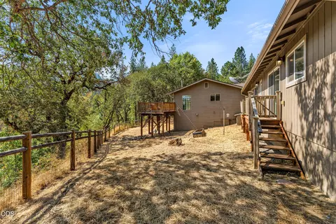 Exterior - 12330 Evans Creek Rd, Rogue River, OR 97537 photo 13 of 14