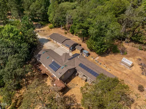 View/Area - 12330 Evans Creek Rd, Rogue River, OR 97537 photo 6 of 11