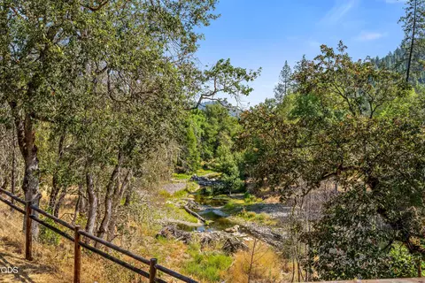 View/Area - 12330 Evans Creek Rd, Rogue River, OR 97537 photo 10 of 11