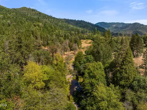View/Area - 12330 Evans Creek Rd, Rogue River, OR 97537 photo 4 of 11
