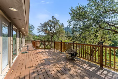 Exterior - 12330 Evans Creek Rd, Rogue River, OR 97537 photo 2 of 14