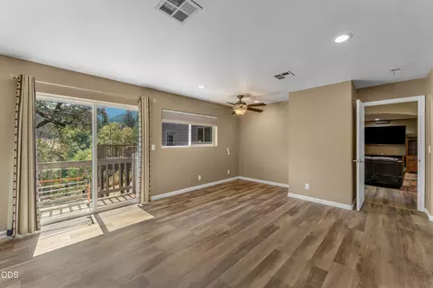 Living - 12330 Evans Creek Rd, Rogue River, OR 97537 photo 6 of 7