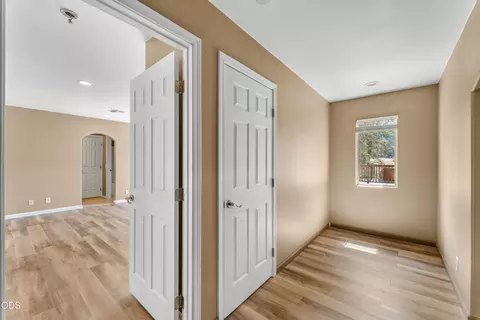 Entry Way - 12330 Evans Creek Rd, Rogue River, OR 97537 photo 2 of 4