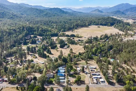 View/Area - 8550 Evans Creek Rd, Rogue River, OR 97537 photo 5 of 14