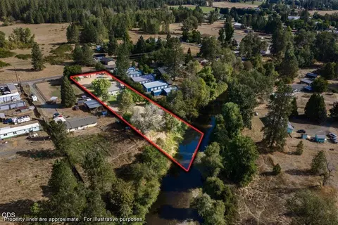 View/Area - 8550 Evans Creek Rd, Rogue River, OR 97537 photo 12 of 14