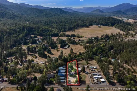 View/Area - 8550 Evans Creek Rd, Rogue River, OR 97537 photo 6 of 14
