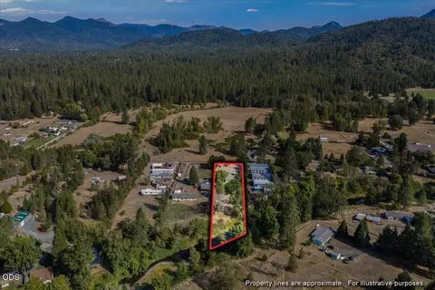 View/Area - 8550 Evans Creek Rd, Rogue River, OR 97537 photo 10 of 14