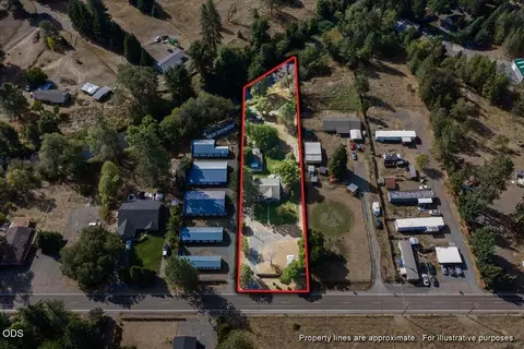 View/Area - 8550 Evans Creek Rd, Rogue River, OR 97537 photo 4 of 14