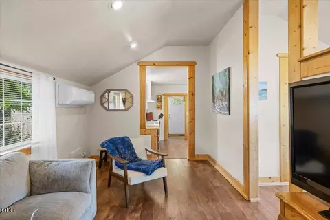 Living - 8550 Evans Creek Rd, Rogue River, OR 97537 photo 4 of 4