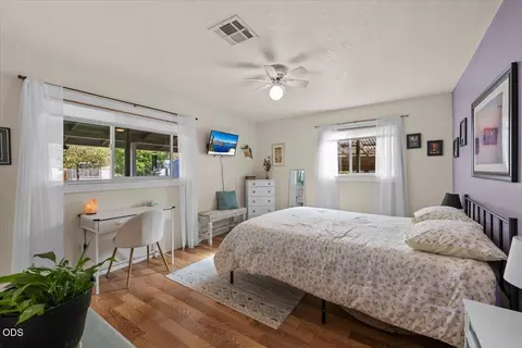 Bedroom - 8550 Evans Creek Rd, Rogue River, OR 97537 photo 1 of 3