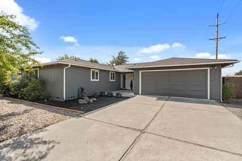3052 Crystal Mountain Ave, Medford, OR 97504