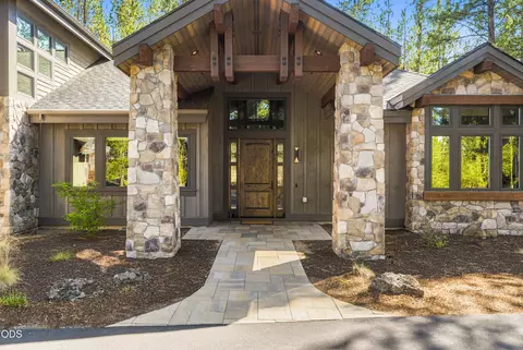 Exterior - 56239 Sable Rock Loop #289, Bend, OR 97707 photo 4 of 13