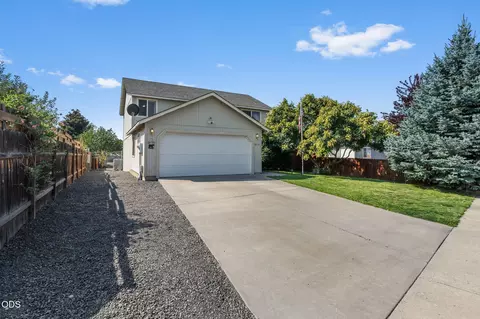 3238 SW Lava Ave, Redmond, OR 97756