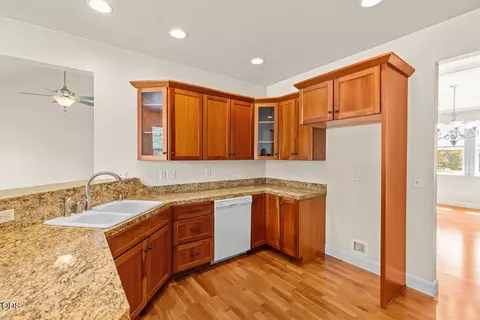 Kitchen - 1151 Arrowhead Trl, Eagle Point, OR 97524 photo 1 of 4