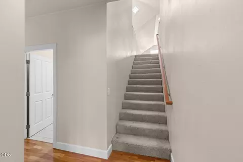 Entry Way - 1151 Arrowhead Trl, Eagle Point, OR 97524 photo 4 of 4