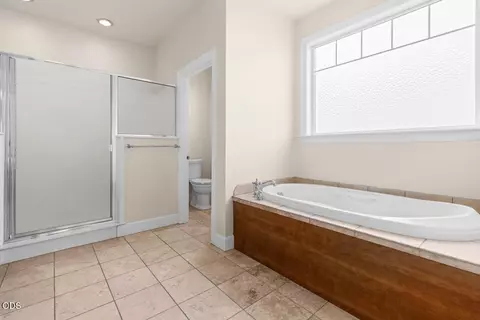 Bath - 1151 Arrowhead Trl, Eagle Point, OR 97524 photo 1 of 5