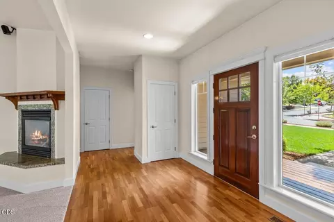 Entry Way - 1151 Arrowhead Trl, Eagle Point, OR 97524 photo 1 of 4