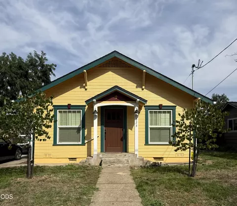 323 Laurel St, Medford, OR 97501