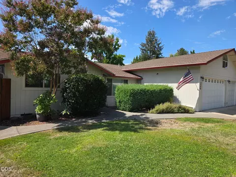 2439 Hawaiian Ave, Medford, OR 97504