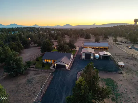 13714 SW Chipmunk Rd, Terrebonne, OR 97760