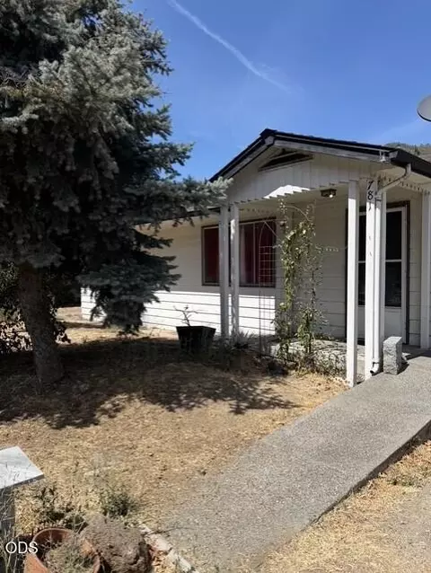 781 N 2nd Ave, Gold Hill, OR 97525