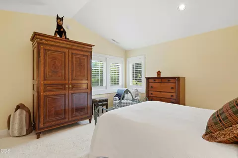 Bedroom - 20100 Starfire Ridge Ct, Bend, OR 97702 photo 6 of 8