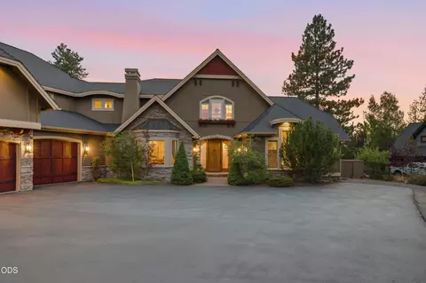Exterior - 20100 Starfire Ridge Ct, Bend, OR 97702 photo 3 of 11