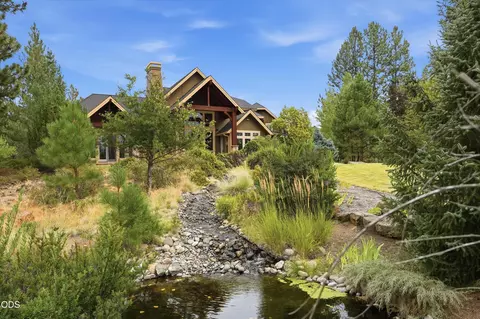 Exterior - 20100 Starfire Ridge Ct, Bend, OR 97702 photo 10 of 11