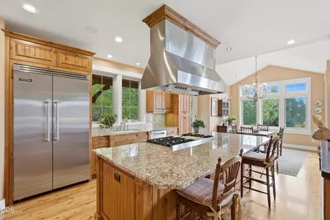 Kitchen - 20100 Starfire Ridge Ct, Bend, OR 97702 photo 4 of 4