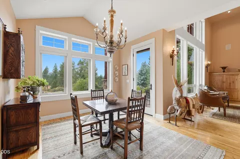 Dining - 20100 Starfire Ridge Ct, Bend, OR 97702 photo 5 of 7