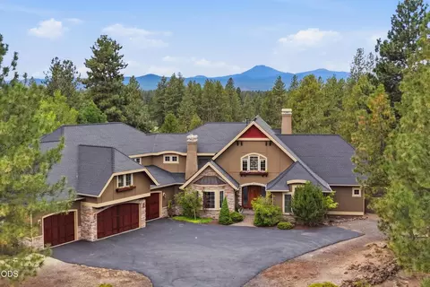 Exterior - 20100 Starfire Ridge Ct, Bend, OR 97702 photo 4 of 11