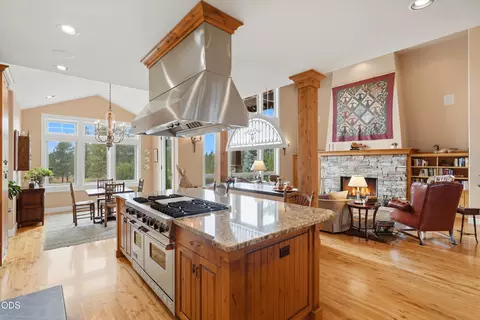 Kitchen - 20100 Starfire Ridge Ct, Bend, OR 97702 photo 1 of 4