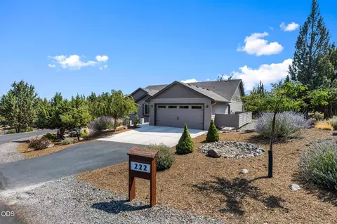 222 Highland Meadow Loop, Redmond, OR 97756