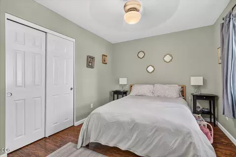 Bedroom - 176 E Gregory Rd, Central Point, OR 97502 photo 6 of 6