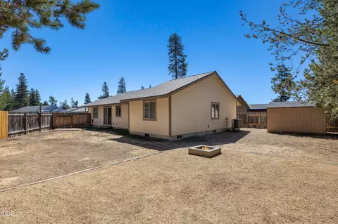Exterior - 52471 Medill Ct, La Pine, OR 97739 photo 4 of 7
