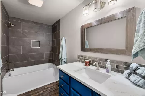 Bath - 52471 Medill Ct, La Pine, OR 97739 photo 4 of 4