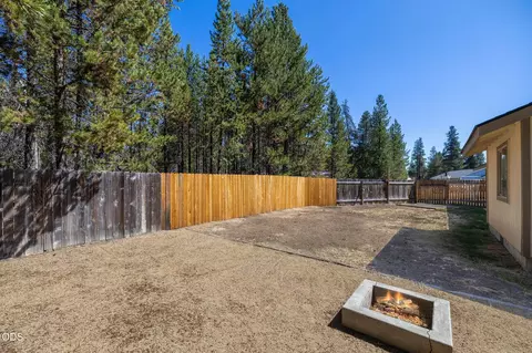 Exterior - 52471 Medill Ct, La Pine, OR 97739 photo 1 of 7