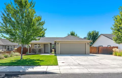 3172 SW Deschutes Ave, Redmond, OR 97756