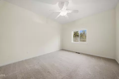 Bedroom - 17040 Kasserman Dr, Bend, OR 97707 photo 4 of 9