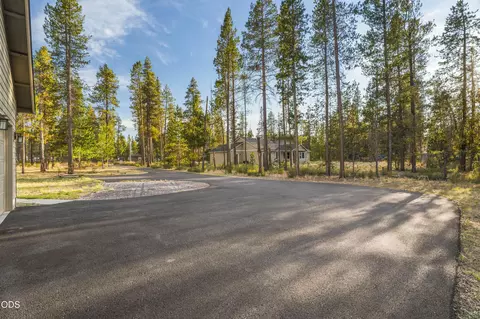 Exterior - 17040 Kasserman Dr, Bend, OR 97707 photo 12 of 13