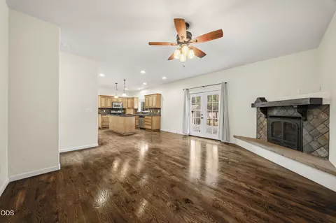 Living - 17040 Kasserman Dr, Bend, OR 97707 photo 3 of 3