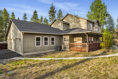 Exterior - 17040 Kasserman Dr, Bend, OR 97707 photo 5 of 13