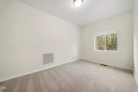 Bedroom - 17040 Kasserman Dr, Bend, OR 97707 photo 8 of 9