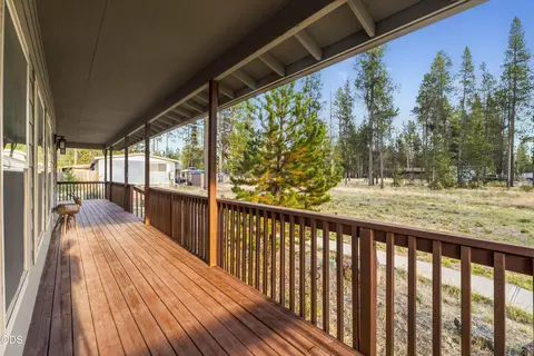 Exterior - 17040 Kasserman Dr, Bend, OR 97707 photo 3 of 13