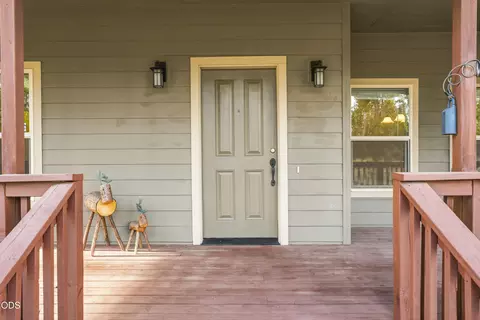 Exterior - 17040 Kasserman Dr, Bend, OR 97707 photo 4 of 13
